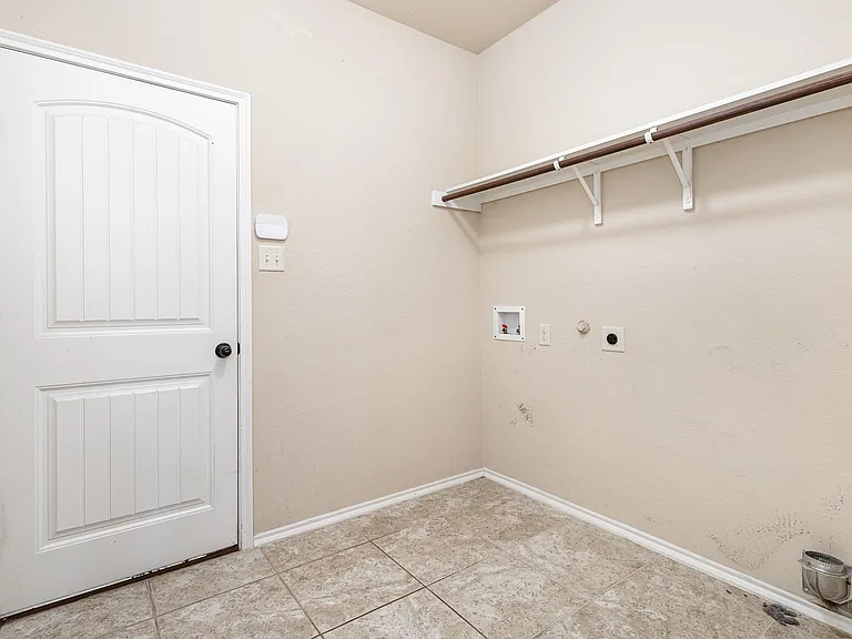 208 Whitman Dr — Photo 20