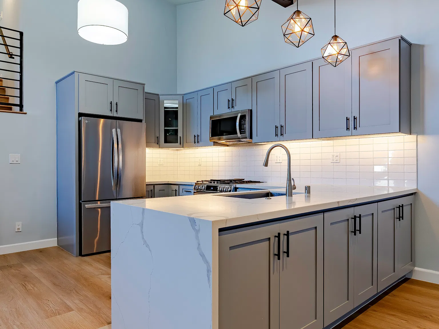 2 bed, 1.5 bath, 965 sqft, $3,300 — Photo 3