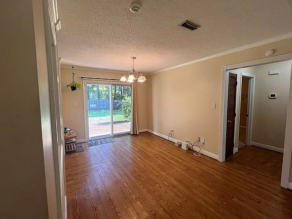 5th image of 1606 Fresno St