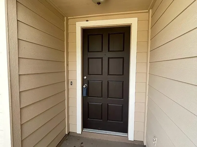 2126 Collingsfield Dr — Photo 6