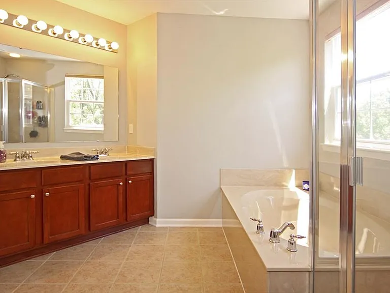 13628 Stanford Dr — Photo 18