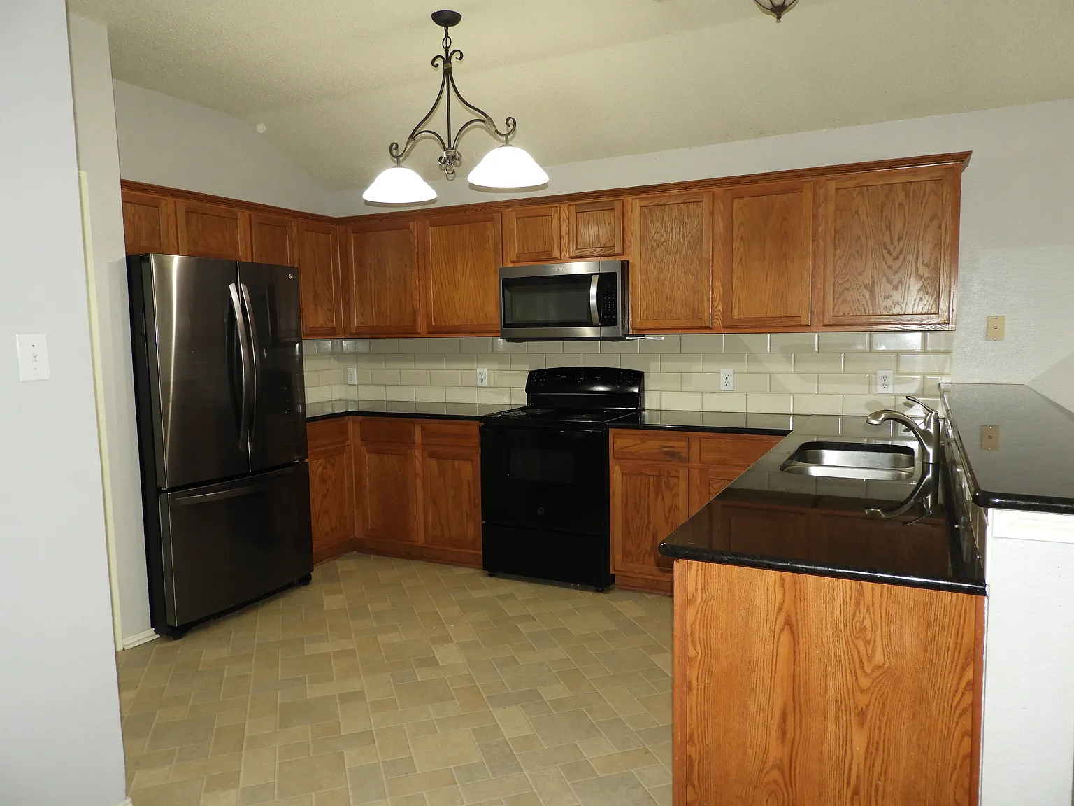 3 bed, 1471 sqft, $1,995 — Photo 4