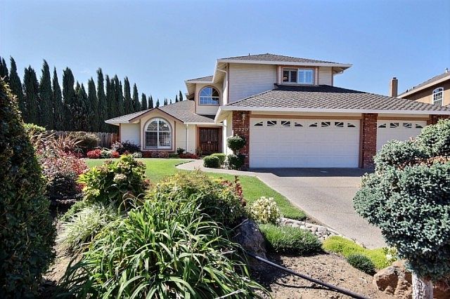 1st image of 2220 Chaparral Ct