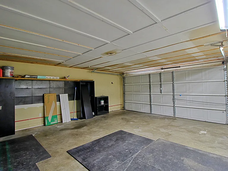 1062 Kelly Dr — Photo 26