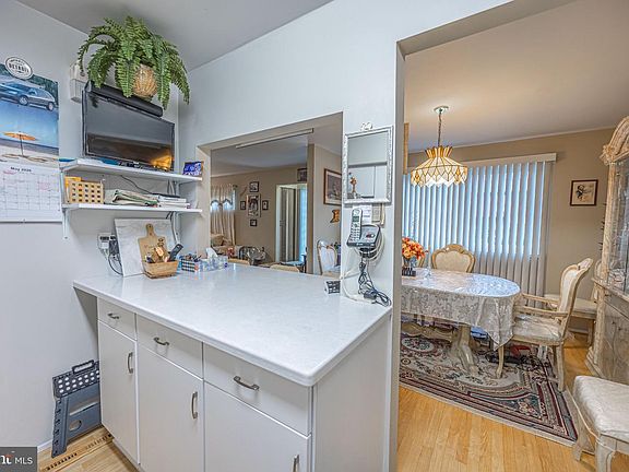 5th image of 9934 Shoshone Way