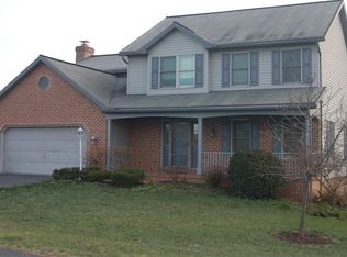 1977 Rhoda Ave, Mount Joy, PA 17552