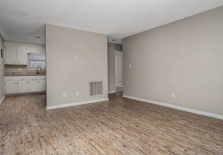 324 Lexington St #1 — Photo 3