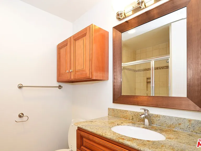 5950 Canterbury Dr #C212 — Photo 9