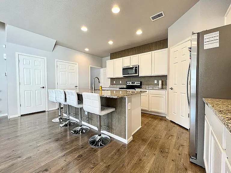 16061 E Bolling Dr — Photo 8