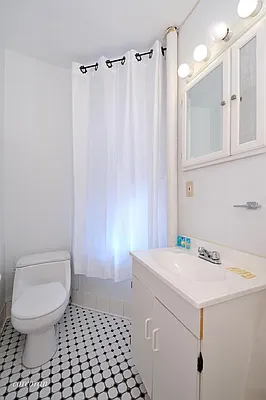 Rented by Corcoran | media 27