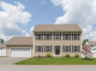 4 Lucier Park Dr, Hudson, NH 03051