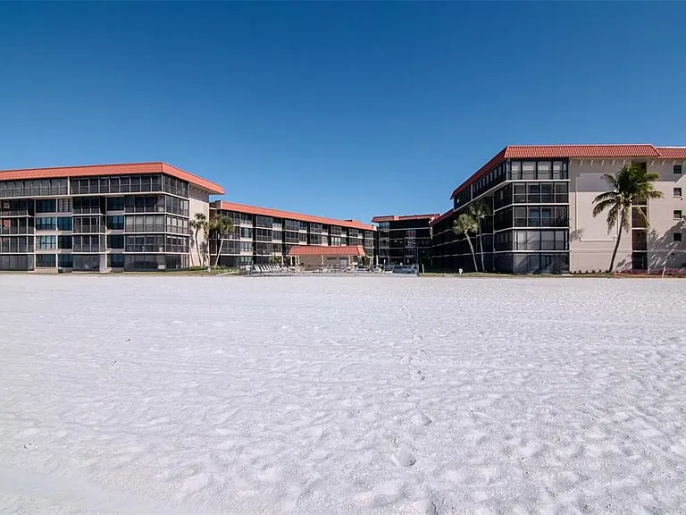17580 Gulf Blvd #403 — Photo 4