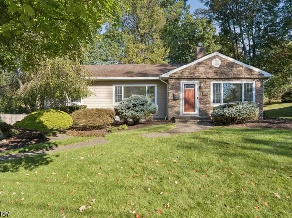 47 Harvey Dr, Summit City, NJ 07901