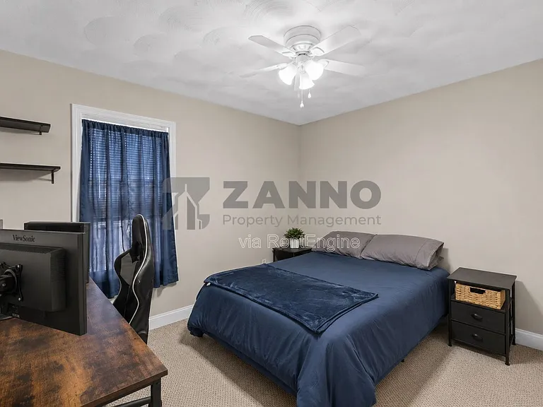 498 Park Ave — Photo 9