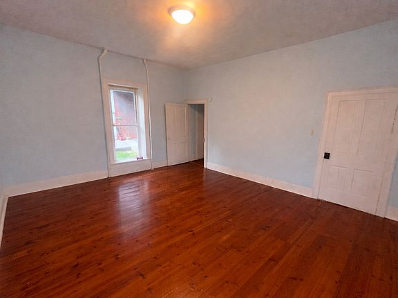4th image of 333 Junction Rd #2