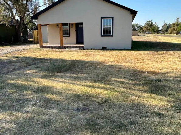 709 6th St W, Silverton, TX 79257