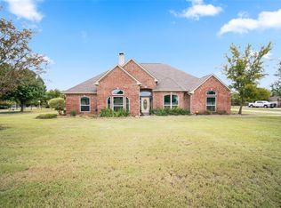 10661 E Clover Ln, Forney, TX 75126