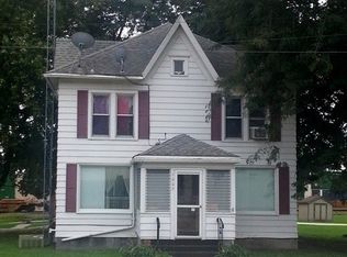 1007 N 1st St, Ashton, IL 61006