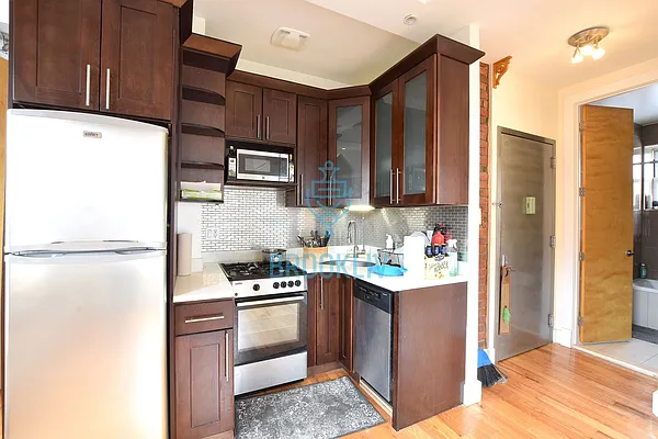 Rented by null | media 8