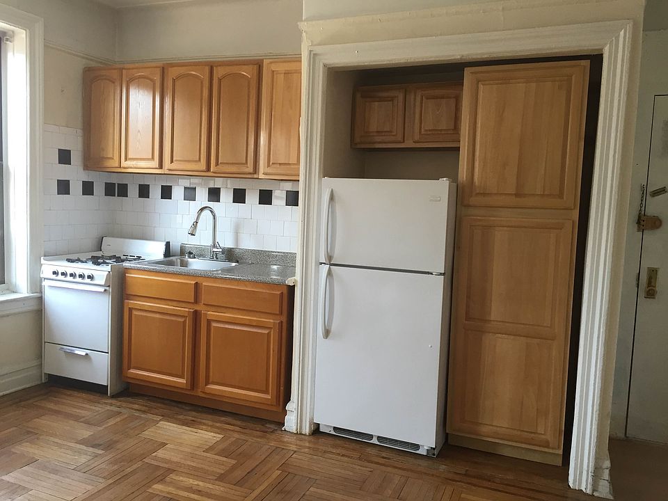 1st image of 184 Clarkson Ave APT 3L