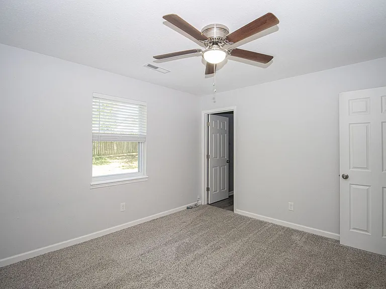 4712 Salem Dr — Photo 17