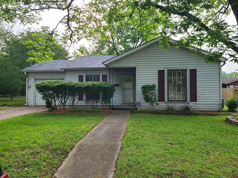 2930 S Donnybrook Ave — Photo 1