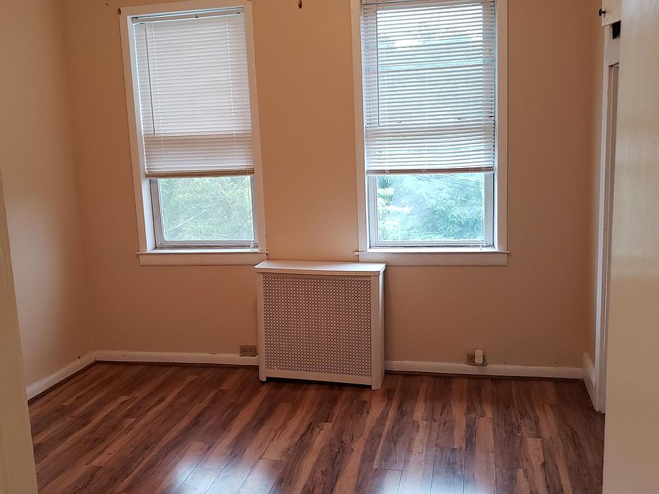 2nd image of 44 Kettell Ave
