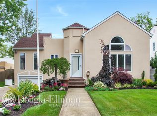 333 Wynsum Ave, Merrick, NY 11566