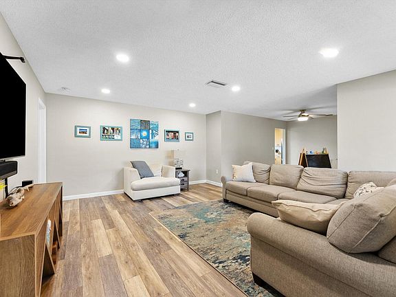 5th image of 6744 SW 34th Court