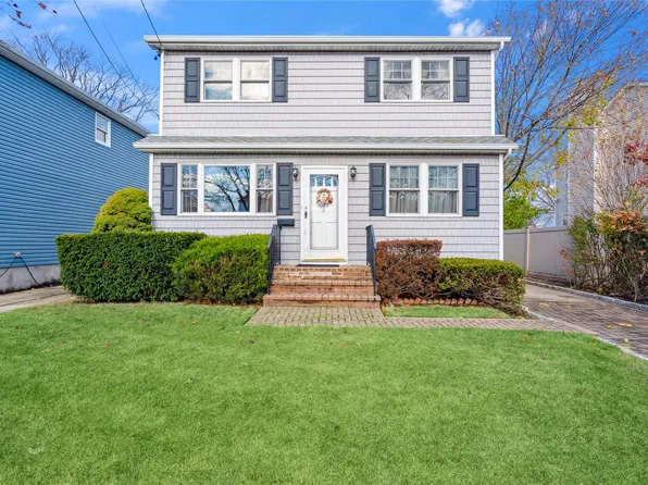802 Oak Street, North Bellmore, NY 11710