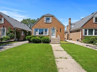 9320 S Troy Ave, Evergreen Park, IL 60805