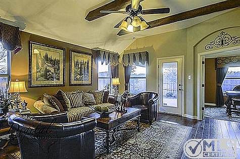 3rd image of 5923 Harbor Glen Dr