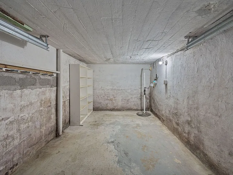 1377 Collinsdale Ave — Photo 28
