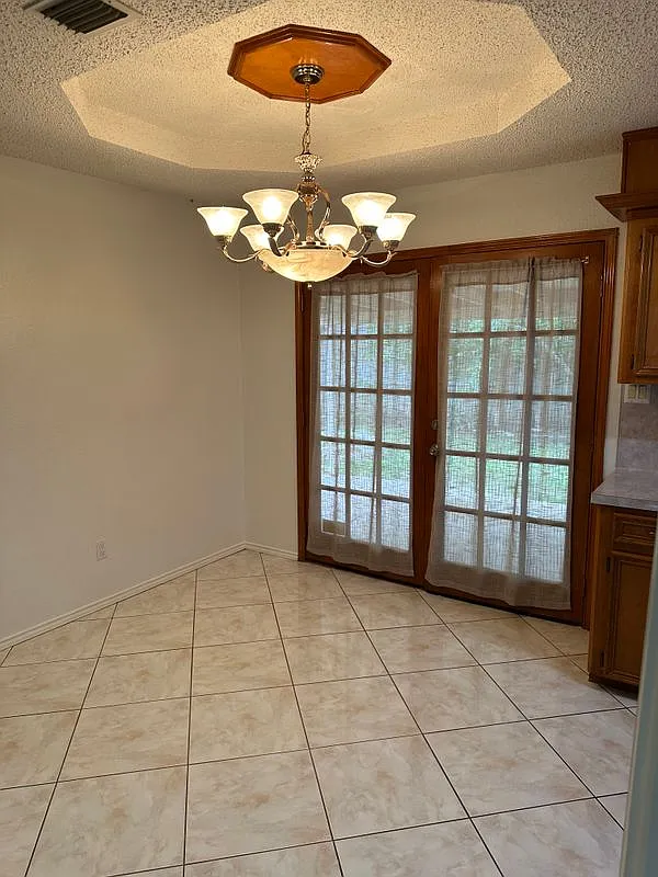 3 bed, 2.0 bath, 1212 sqft, $1,750 — Photo 2
