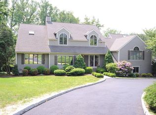 288 Hoyt Farm Rd, New Canaan, CT 06840