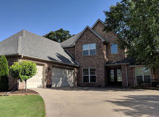 906 NE Halifax Pl, Bentonville, AR 72712