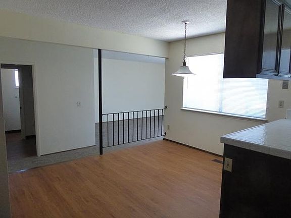 4th image of 6903 Gloria Dr