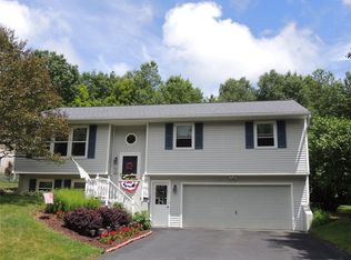 72 Coventry Rd, Endicott, NY 13760