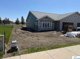 1443 7th St N, New Ulm, MN 56073