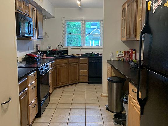 2nd image of 405 Oakland Ave APT 205
