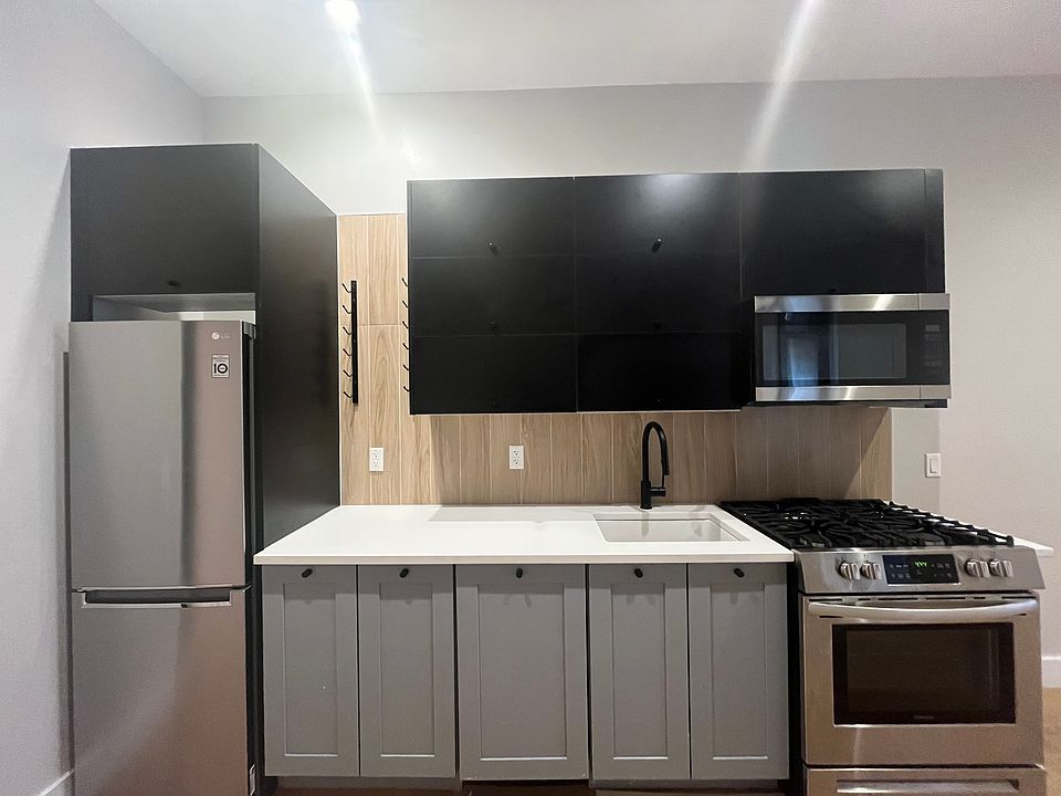 1st image of 172 New York Ave #1R