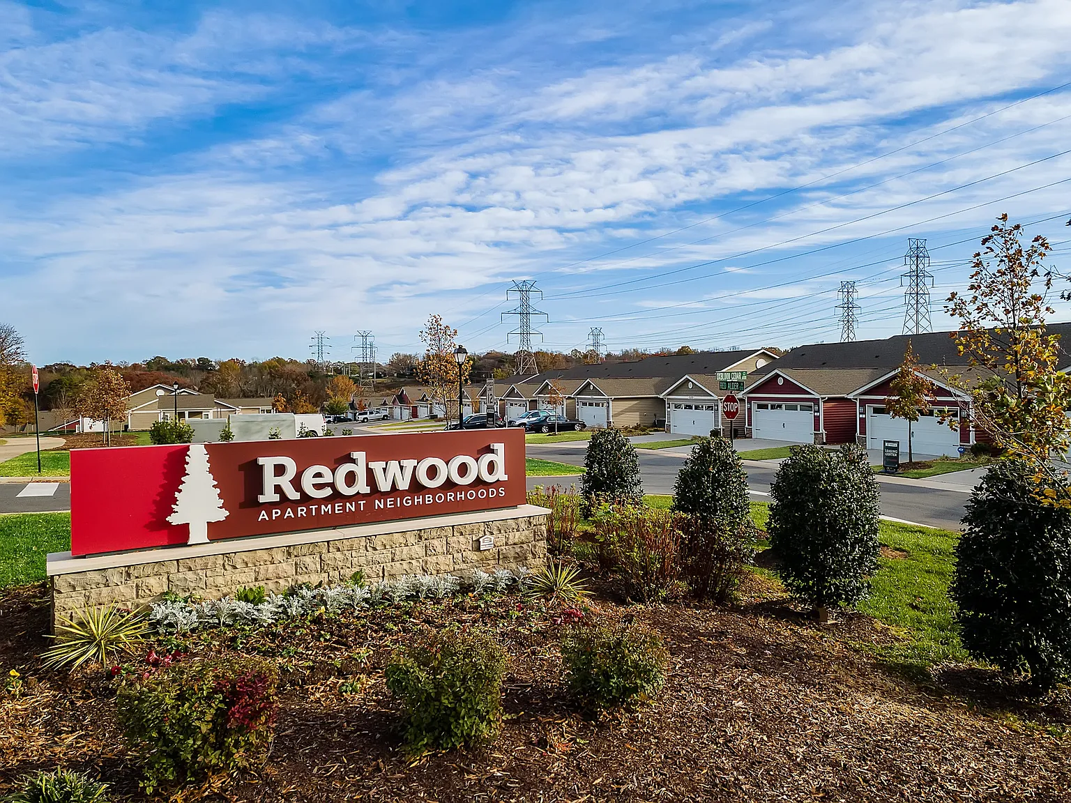 Redwood Charlotte Harris Houston Road — Photo 4
