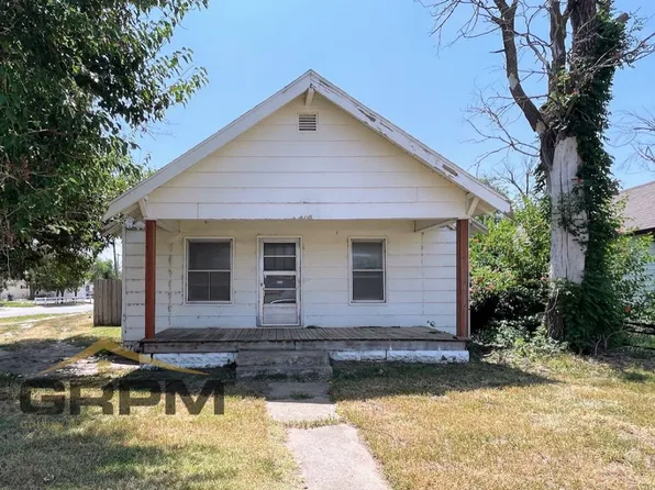 1631 E 4th Ave, Hutchinson, KS 67501