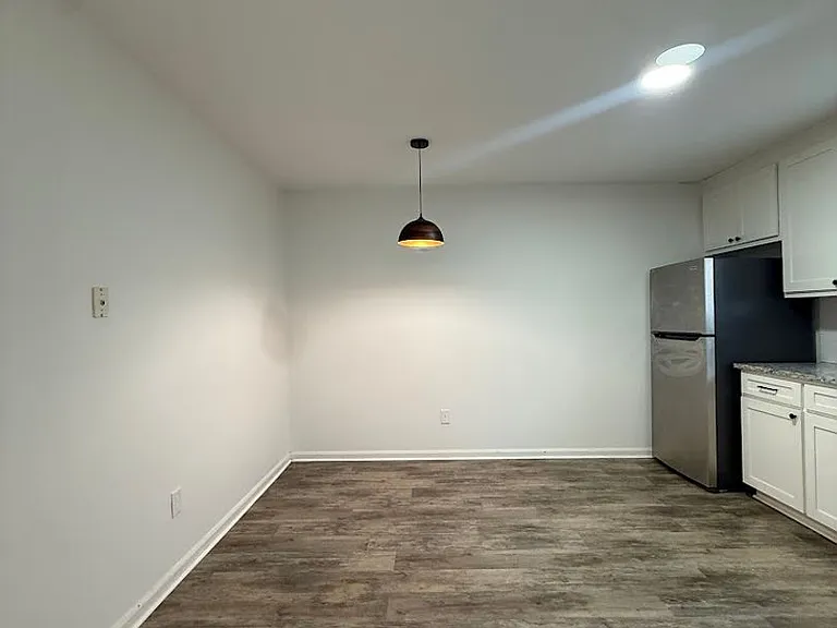 255 S Hicks St — Photo 6