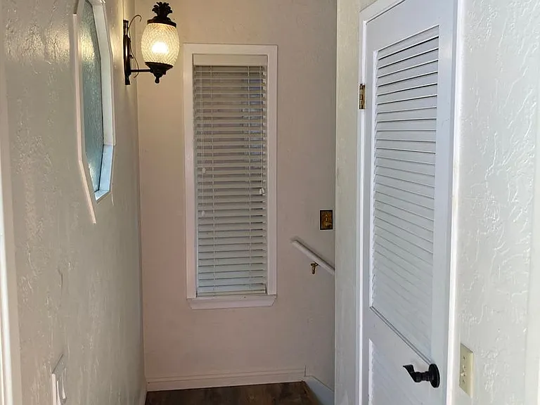 641 Virginia Ct — Photo 16