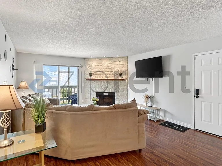 8225 Fairmount Dr — Photo 2
