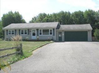 4383 Lancashire Ln, Milford, MI 48380