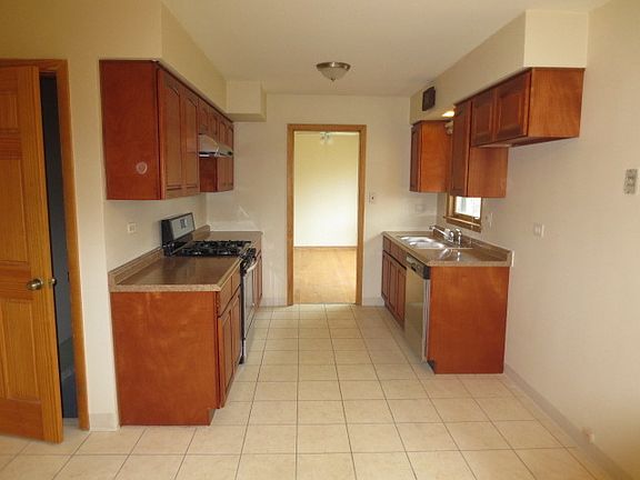 5th image of 9253 Clancy Dr