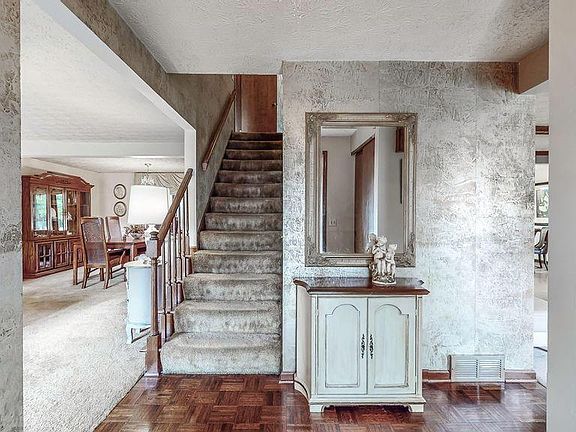 5th image of 5762 Willow Creek Cir