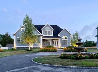 16 Butterworth Ave, Bristol, RI 02809